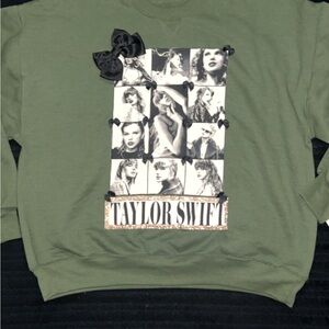 Green Taylor Swift Graphic Sweatshirt